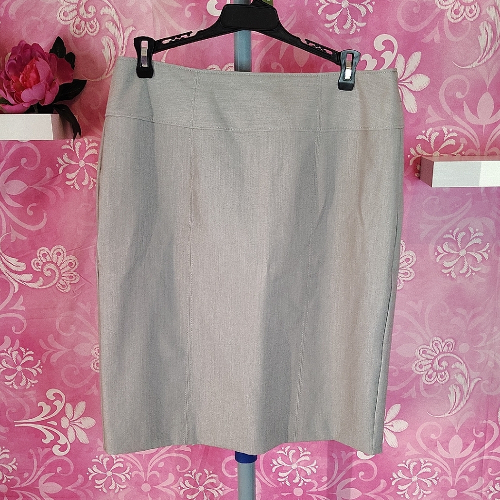 Worthington Elegant Gray Pencil Skirt